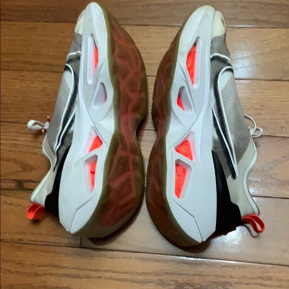 Nike Zoom Tennis Shoes - Picture 5 of 8